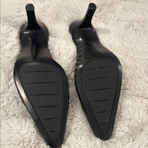 Naturalizer Black Kitten Heels Mesh Design. Never worn!!! - Picture 5 of 7